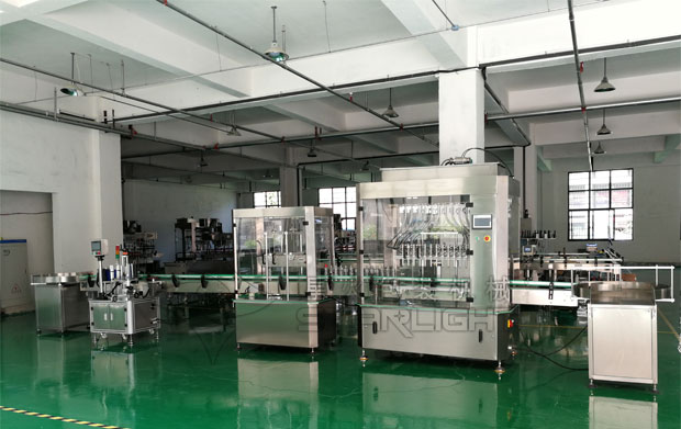 辉达娱乐辉达娱乐
瓶装料酒灌装生产线细节展示