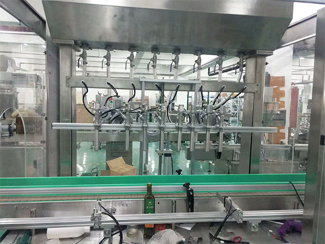 辉达娱乐
液体灌装机设备展示