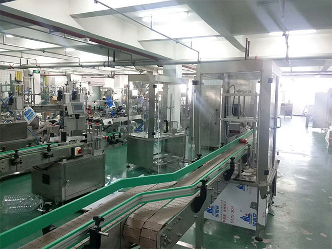 辉达娱乐
液体灌装机设备展示